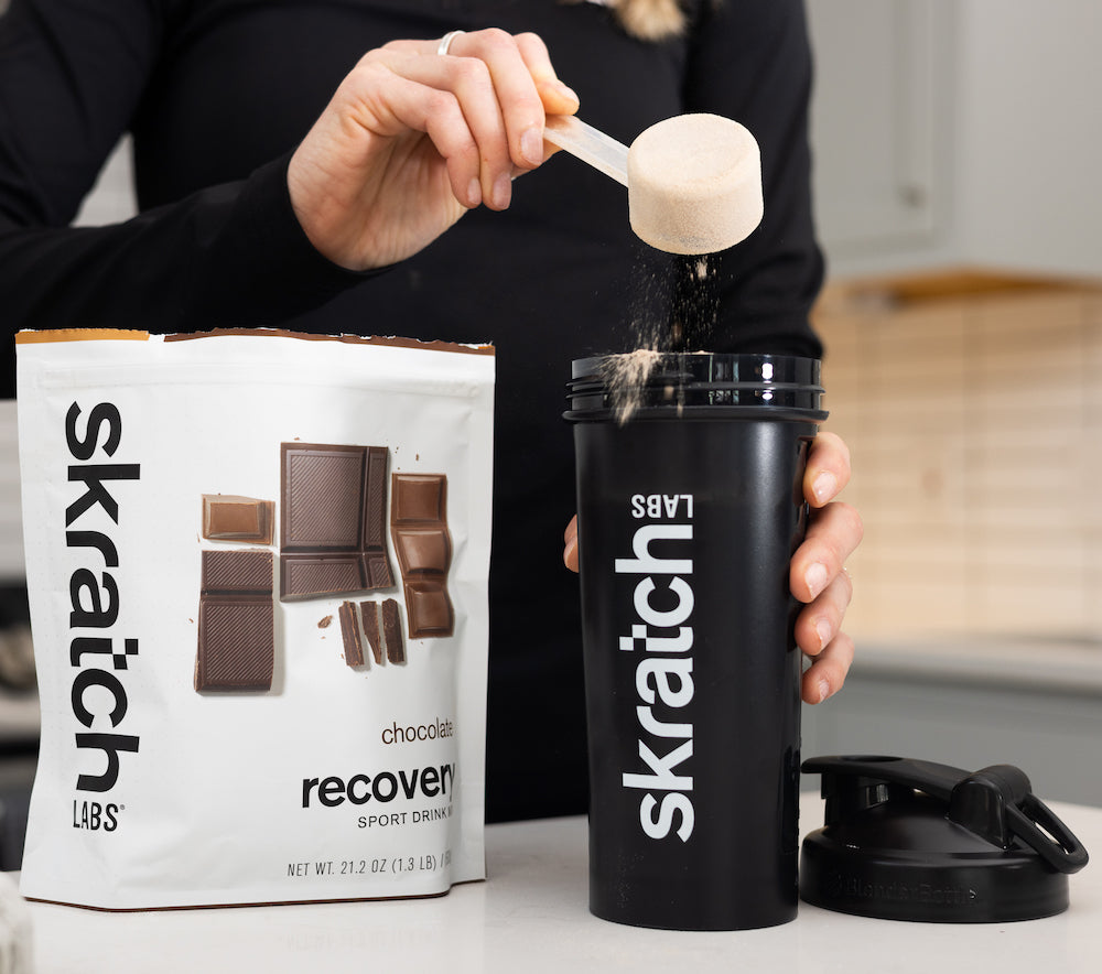 https://www.skratchlabs.com/cdn/shop/products/SkratchBlenderBottleLifestyle_2048x.jpg?v=1699907703